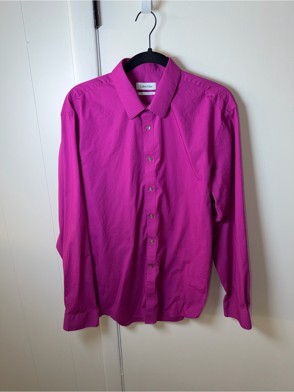 Calvin Klein Men’s Extreme Slim Fit Dress Shirt | Magenta | 16.5 | GUC